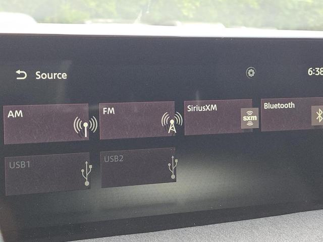Photo of 2025 Super Black Nissan Kicks