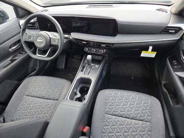 Photo of 2025 Super Black Nissan Kicks