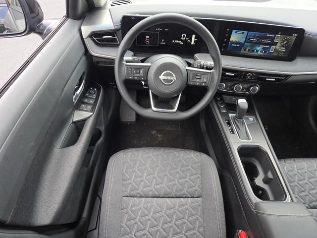 Photo of 2025 Super Black Nissan Kicks