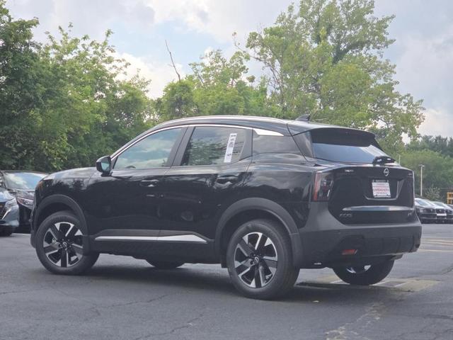 Photo of 2025 Super Black Nissan Kicks