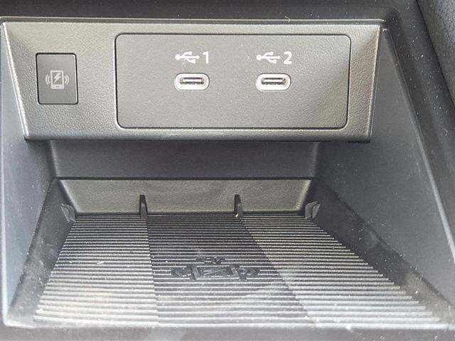 Photo of 2025 Super Black Nissan Kicks