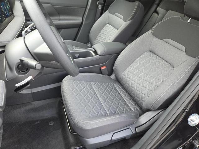 Photo of 2026 Super Black Nissan Kicks