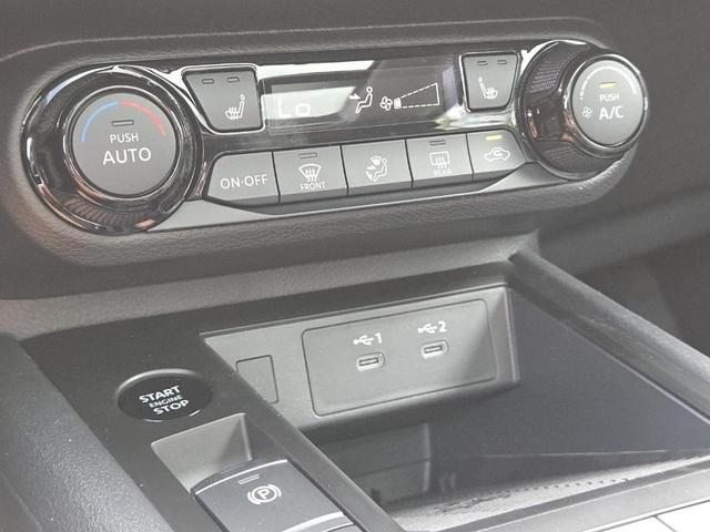 Photo of 2026 Super Black Nissan Kicks