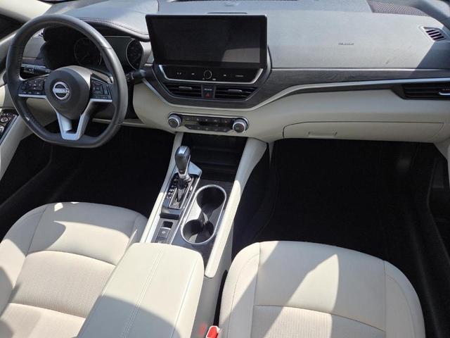 Photo of 2023 Garnet Pearl Nissan Altima