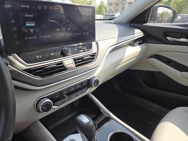 Photo of 2023 Garnet Pearl Nissan Altima