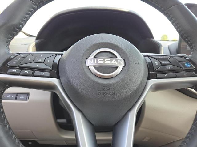 Photo of 2023 Garnet Pearl Nissan Altima