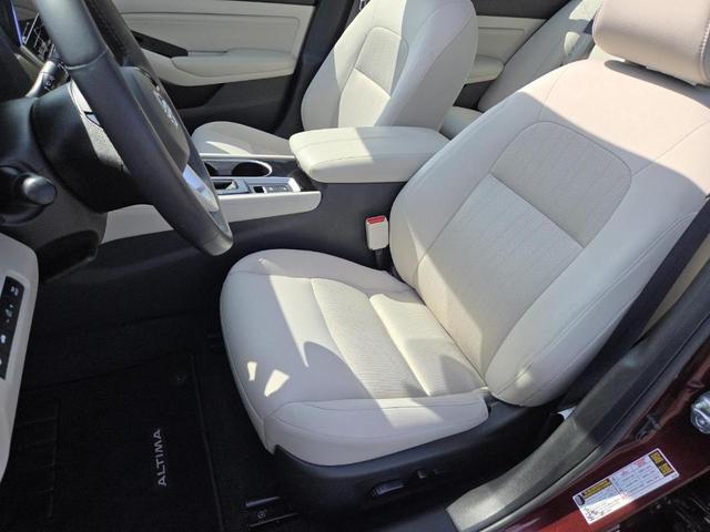 Photo of 2023 Garnet Pearl Nissan Altima