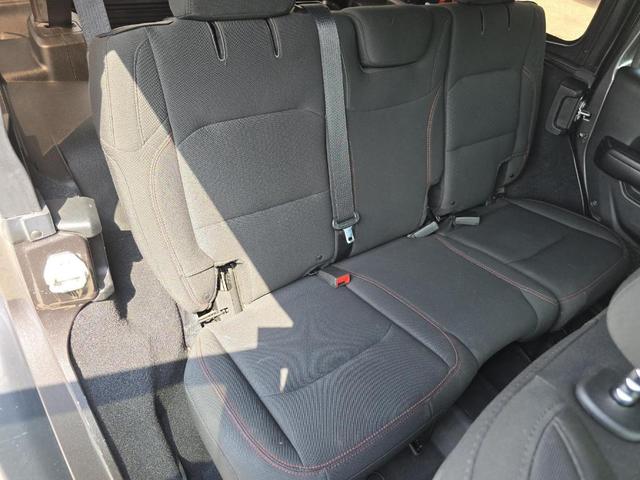 Photo of 2018 Granite Crystal Clearcoat Metallic Jeep Wrangler Unlimited