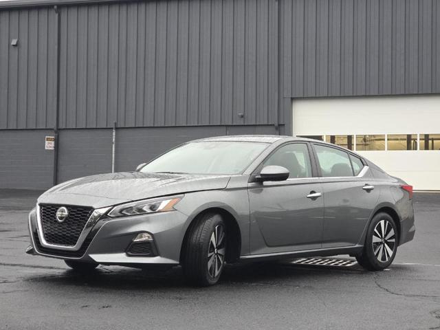 Photo of 2022 Gun Metallic Nissan Altima
