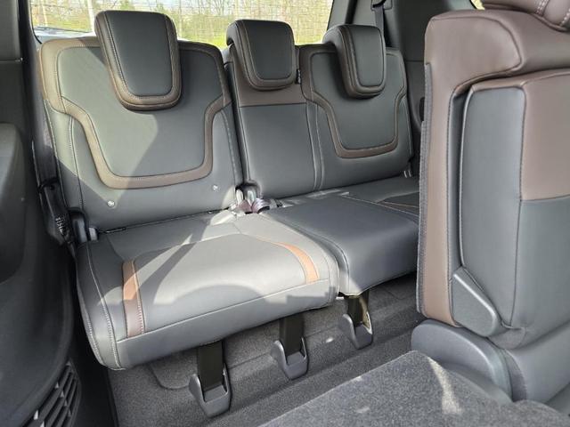 Photo of 2025 Brilliant Silver Metallic Nissan Armada