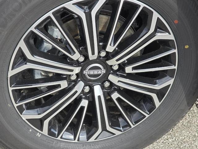 Photo of 2025 Brilliant Silver Metallic Nissan Armada