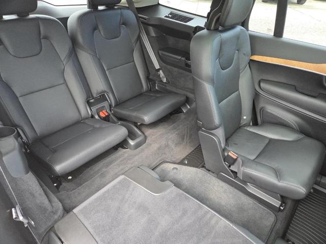 Photo of 2022 Onyx Black Metallic Volvo XC90