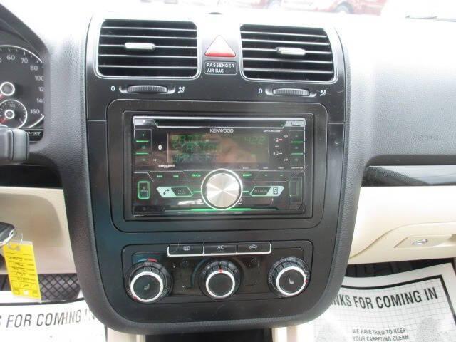 Photo of 2010 SILVER Volkswagen Jetta