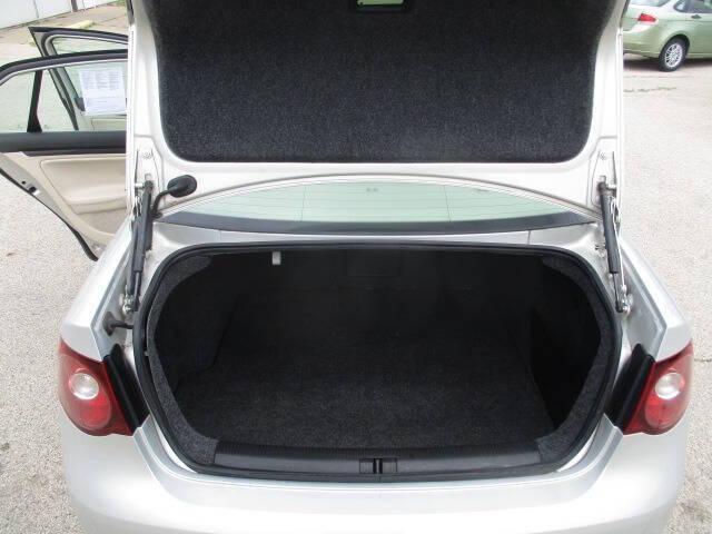Photo of 2010 SILVER Volkswagen Jetta