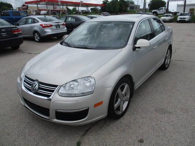 Photo of 2010 SILVER Volkswagen Jetta