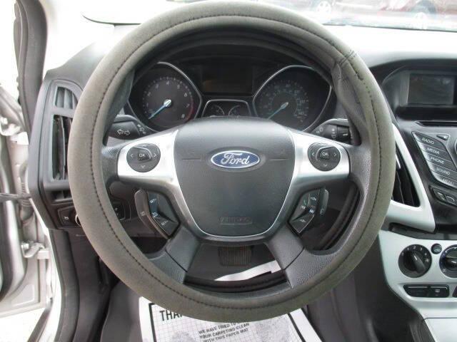 Photo of 2013 SILVER Ford Focus