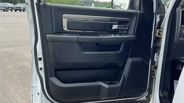 Photo of 2014 Bright White Clearcoat RAM 1500