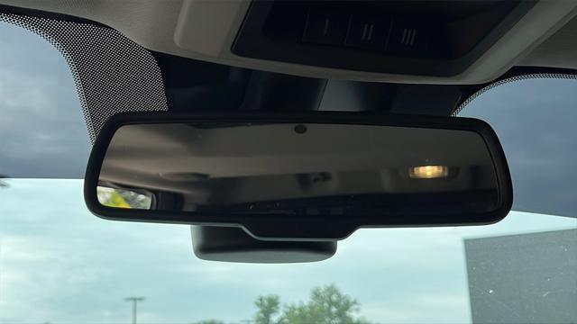 Photo of 2014 Bright White Clearcoat RAM 1500