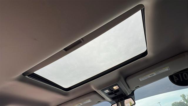 Photo of 2014 Bright White Clearcoat RAM 1500