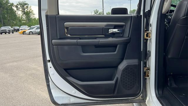 Photo of 2014 Bright White Clearcoat RAM 1500