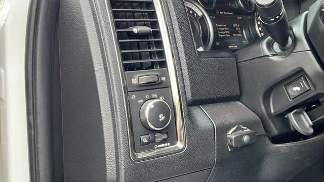 Photo of 2014 Bright White Clearcoat RAM 1500