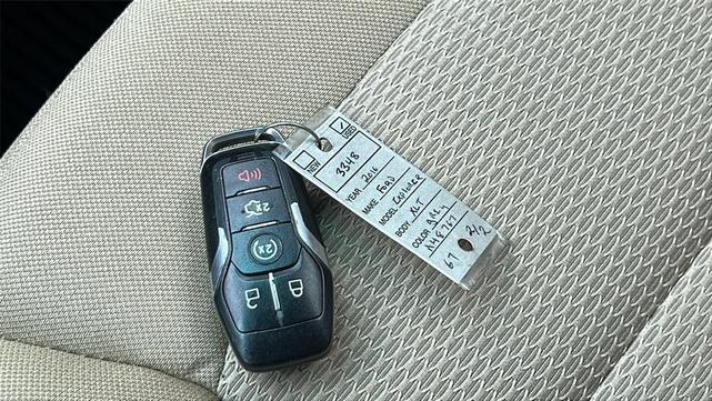 Photo of 2016 Green Ford Explorer