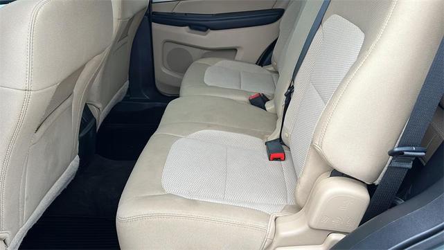 Photo of 2016 Green Ford Explorer