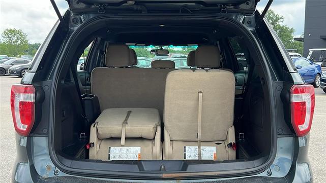 Photo of 2016 Green Ford Explorer