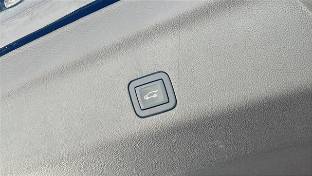 Photo of 2024 Black Diamond Tricoat Cadillac Escalade ESV