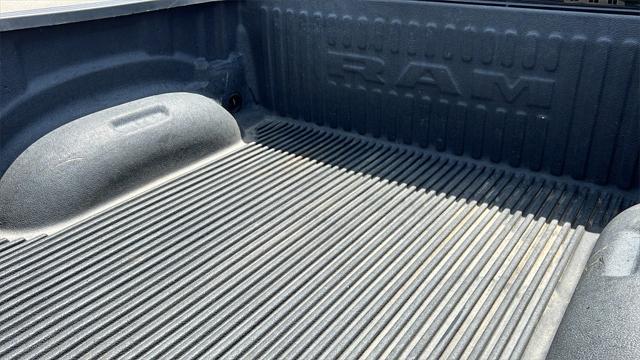 Photo of 2019 Diamond Black Crystal Pearlcoat RAM 1500