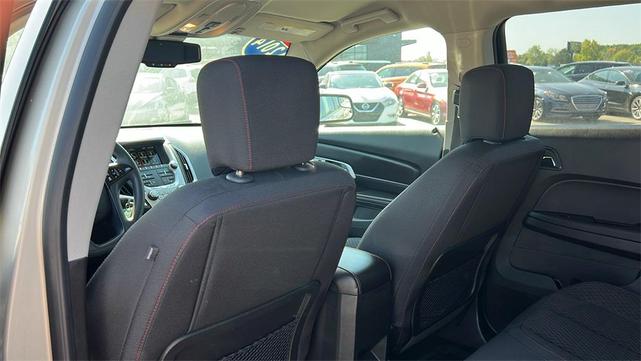 Photo of 2014 Champagne Silver Metallic GMC Terrain