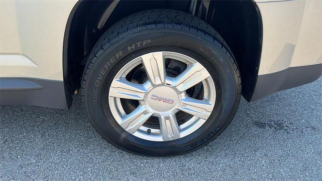 Photo of 2014 Champagne Silver Metallic GMC Terrain