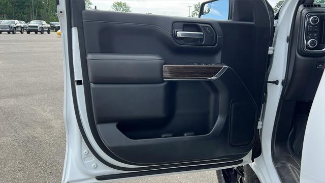 Photo of 2021 Summit White GMC Sierra 1500
