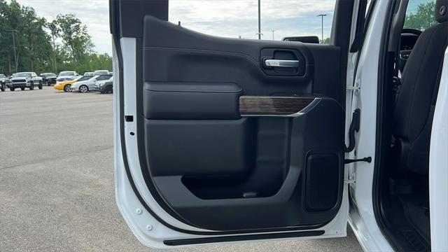 Photo of 2021 Summit White GMC Sierra 1500