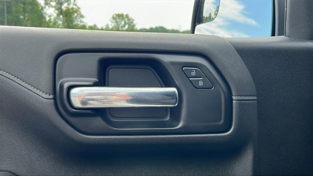 Photo of 2021 Summit White GMC Sierra 1500