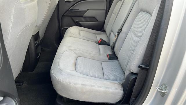 Photo of 2015 Silver Ice Metallic Chevrolet Colorado