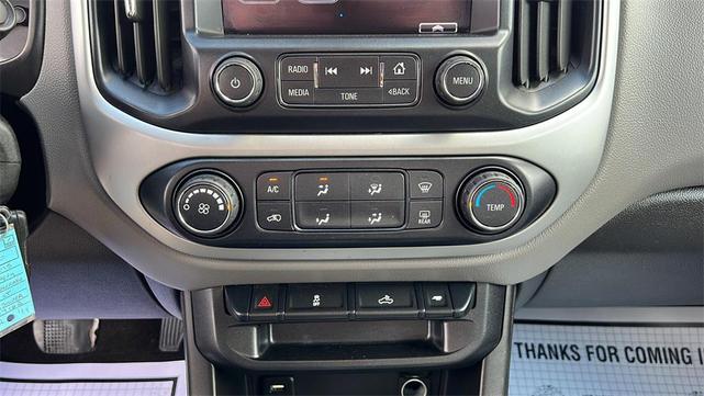 Photo of 2015 Silver Ice Metallic Chevrolet Colorado