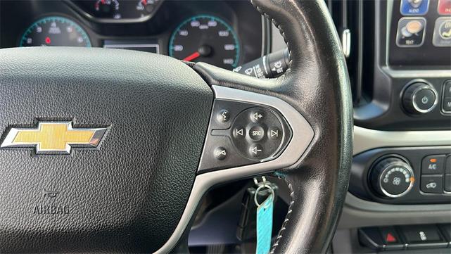 Photo of 2015 Silver Ice Metallic Chevrolet Colorado