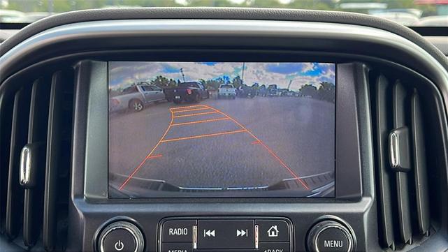 Photo of 2015 Silver Ice Metallic Chevrolet Colorado