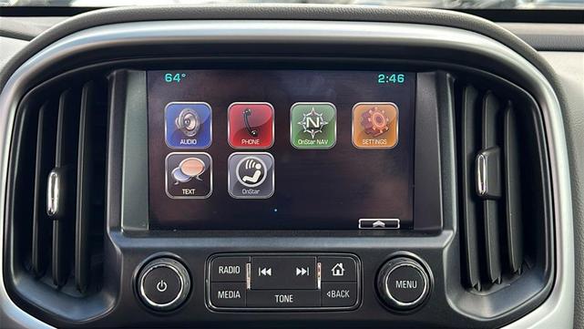 Photo of 2015 Silver Ice Metallic Chevrolet Colorado