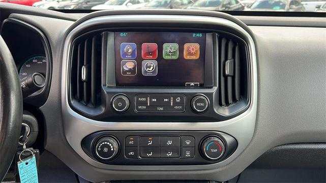 Photo of 2015 Silver Ice Metallic Chevrolet Colorado