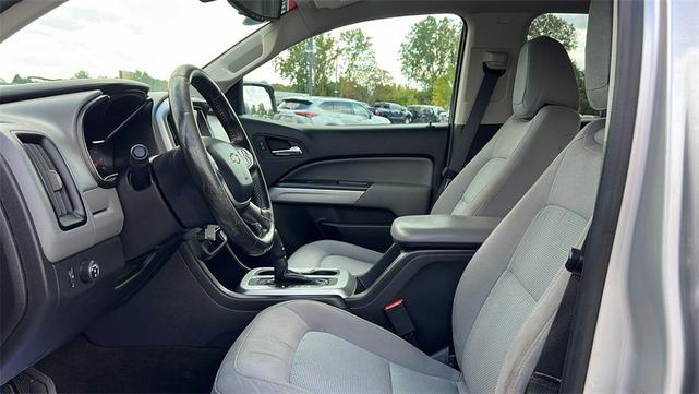 Photo of 2015 Silver Ice Metallic Chevrolet Colorado