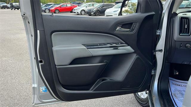Photo of 2015 Silver Ice Metallic Chevrolet Colorado