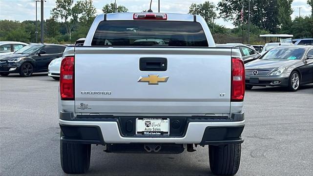Photo of 2015 Silver Ice Metallic Chevrolet Colorado