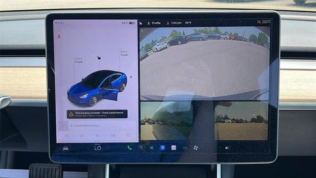 Photo of 2018 Deep Blue Metallic Tesla Model 3