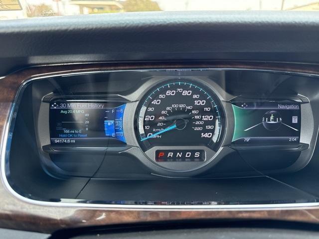 Photo of 2015 Tuxedo Black Metallic Ford Taurus