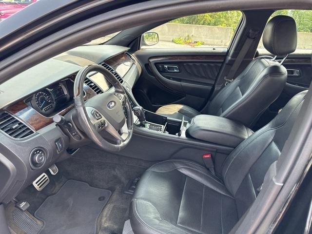 Photo of 2015 Tuxedo Black Metallic Ford Taurus