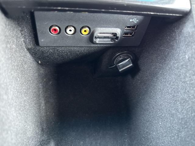 Photo of 2015 Tuxedo Black Metallic Ford Taurus