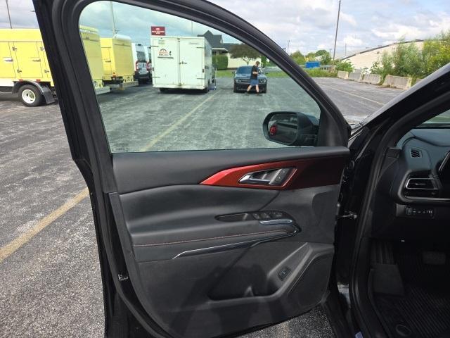 Photo of 2024 Mosaic Black Metallic Chevrolet Traverse