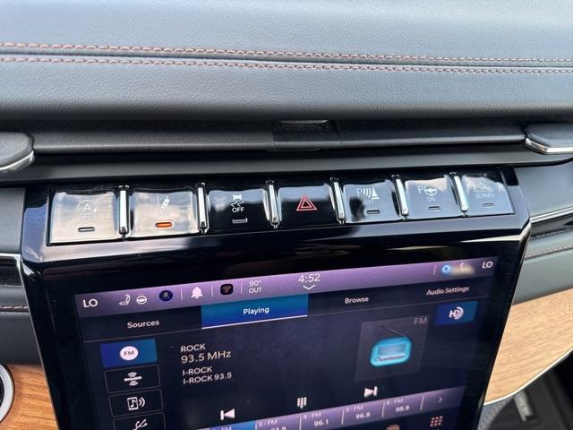 Photo of 2022 Silver Zynith Jeep Grand Cherokee